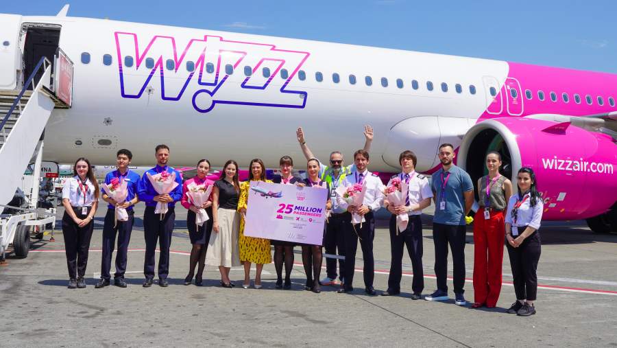   WIZZ AIR FESTON ARRITJEN E 25 MILIONË PASAGJERËVE NË SHQIPËRI DHE 6-VJETORIN E BAZËS NË TIRANË